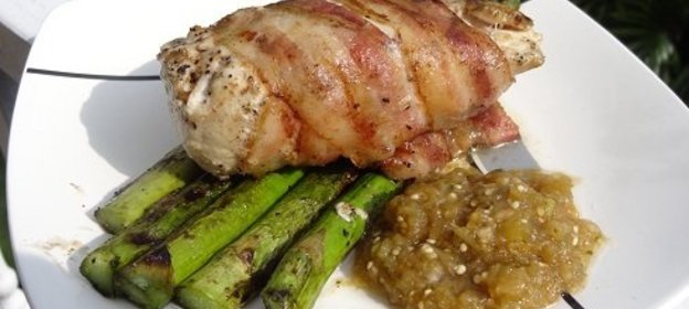 Морской Окунь с Беконом и Спаржей на Гриле