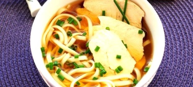 Лапша с курицей и соусом терияки