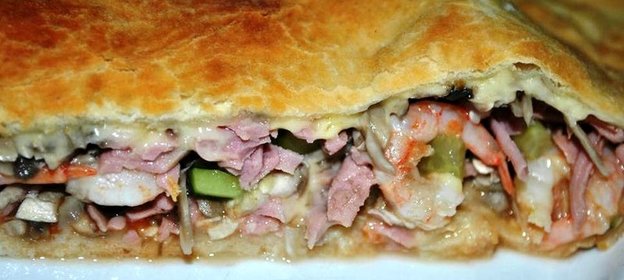 Пицца с креветками и грибами