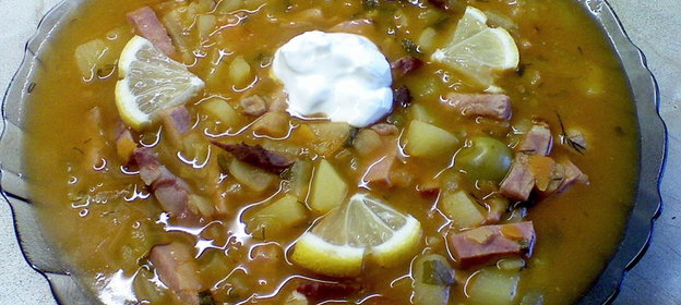 Спагетти в грибном соусе и мидиями