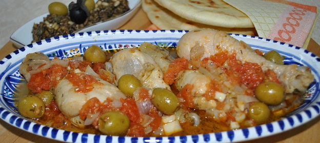 Куриные голени в средиземноморском стиле с греческими лепешками