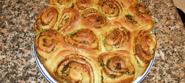 Булочки песто ( розочки песто )