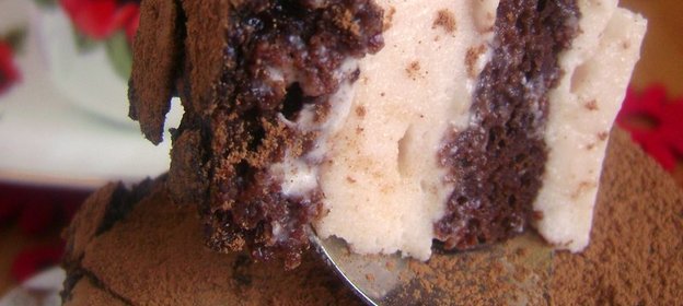 Торт «Клубника в трюфельном шоколаде»