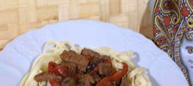 Макароны с говядиной и перцем