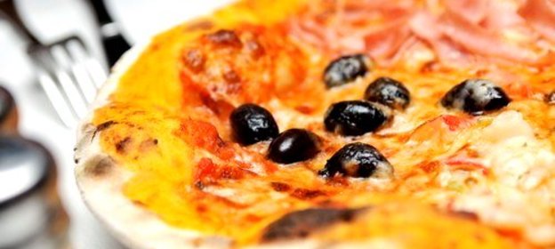 Пицца с куриной печенкой