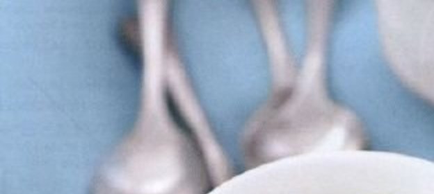 Яичница-глазунья с хлебом