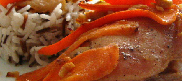 Куриные бедра с яблоком, морковью - обед Согревающий сердца