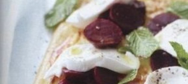 Яйца в булочках, запеченные с сыром