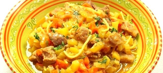 Лапша с говядиной и овощами