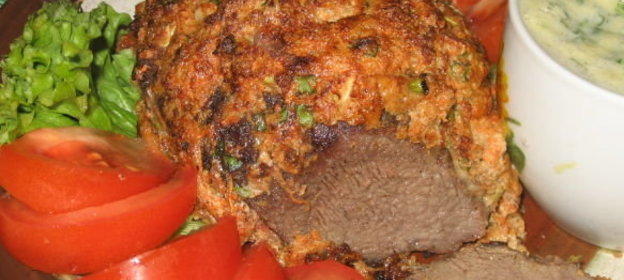 Молодая курица с помидорами и яйцами