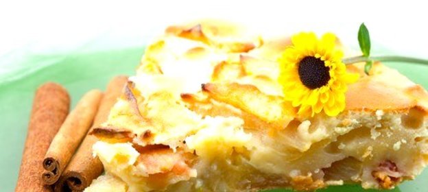 Пицца с яблоками и корицей