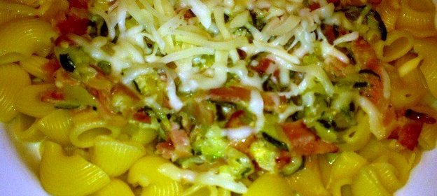 Макароны с ветчиной и цукини