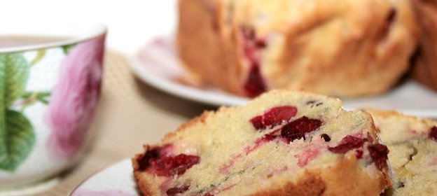 Кекс с клюквой