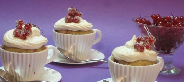 Смородиновые маффины с безе