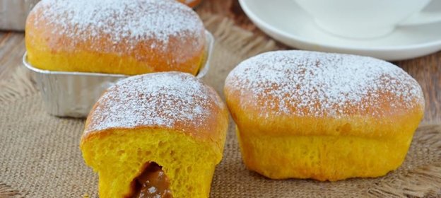 Тыквенные булочки с вареной сгущенкой
