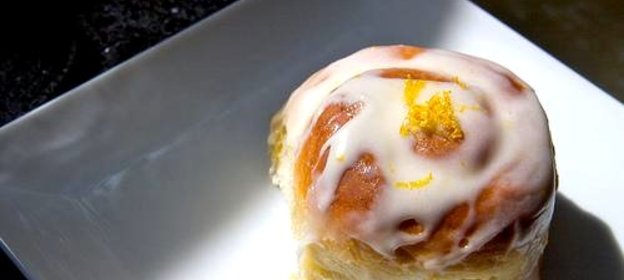 Лимонные булочки с глазурью