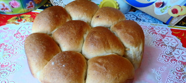 Нежнейшие булочки с изюмом и овсяными отрубями к завтраку