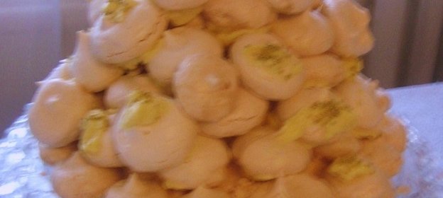 Торт безейный Пирамидка