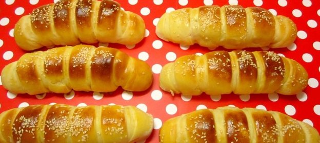 Булочки с сосисками