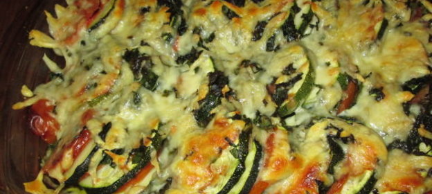 Запеканка с помидорами, цуккини и сыром