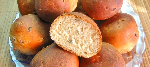 Булочки с луком и чесноком