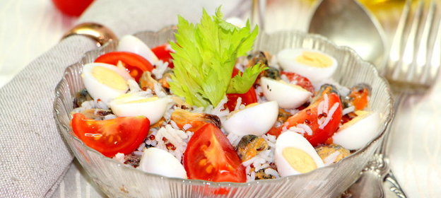 Салат с рисом Басмати Quinoa Mix и молочными мидиями