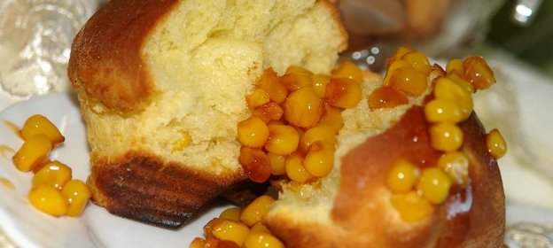Сдобные булочки с кукурузой