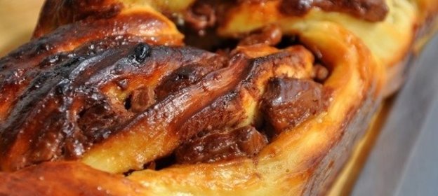 Плетенка с шоколадной начинкой