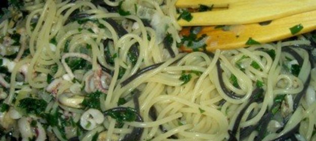 Спагетти с морским коктейлем