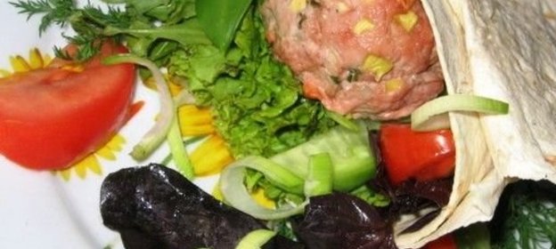 Макароны с соусом из сладкого перца и инжира