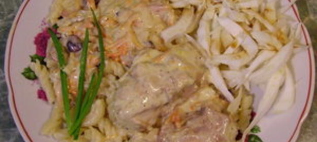 Кролик в сметанном соусе