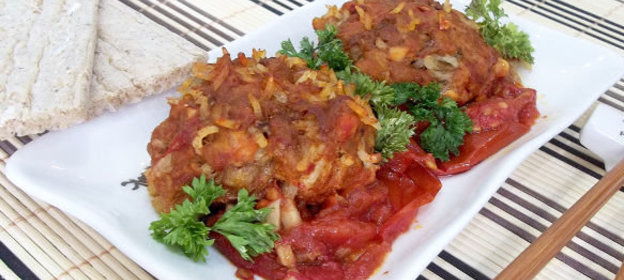 Салат с маринованными кабачками