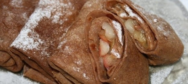 Шоколадные блинчики с яблочной начинкой