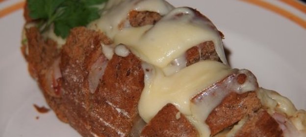 Сырный хлеб с беконом