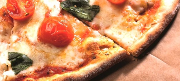 Пицца «Маргарита» на тесте без яиц