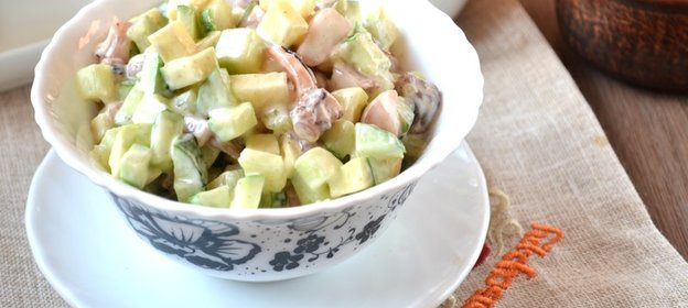 Салат Морской коктейль с креветками и кальмарами