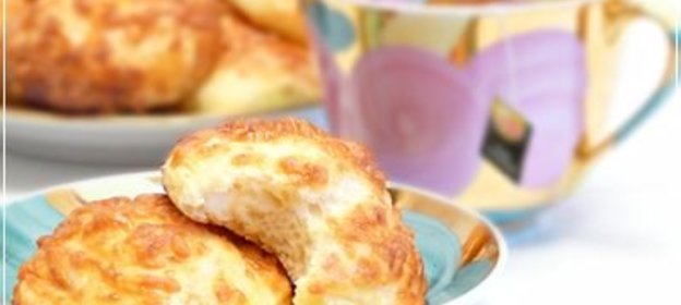 Дрожжевые сырные булочки