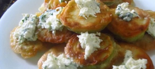 Киви с шоколадом и сливками