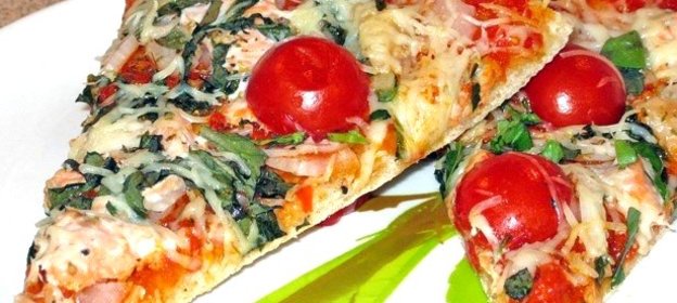 Пицца с красной рыбой