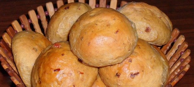 Закусочные булочки с жареным луком