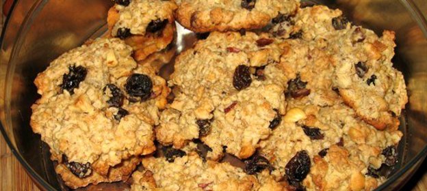Овсяное печенье с изюмом и коньяком