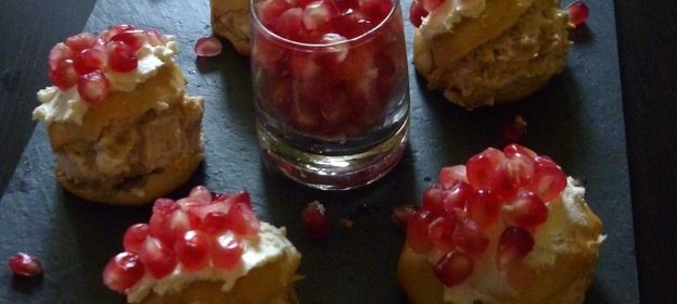 Куриный салат в эклерах