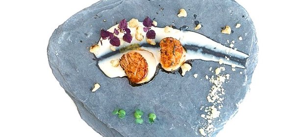 Морские гребешки с пюре из цветной капусты