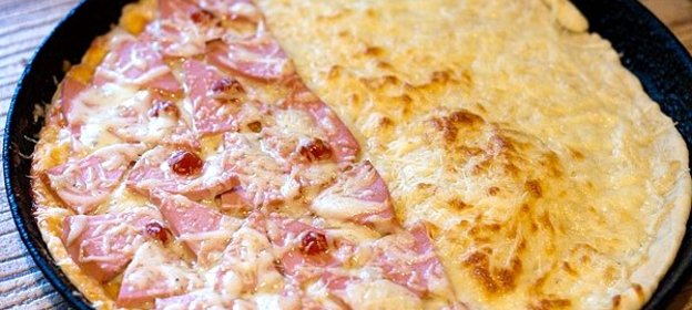 Пицца с сырной корочкой