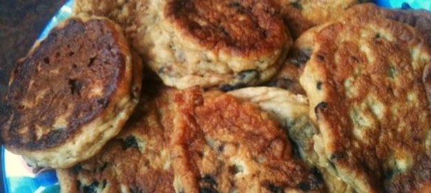 Оладьи со сливами