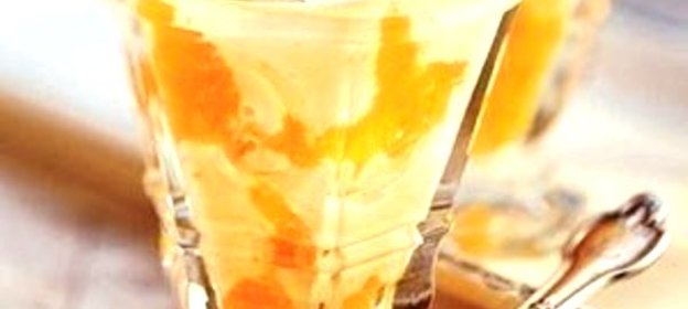 Простой десерт из йогурта и мандаринов