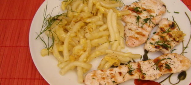 Куриное филе на гриле с макаронами (к ужину)