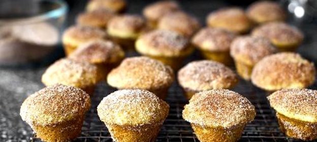 Мини-кексы с корицей и коричневым маслом