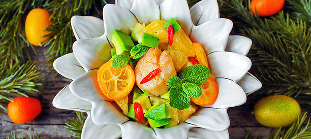 Салат с морским гребешком, мятой и апельсином