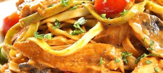 Паста с тунцом и томатами